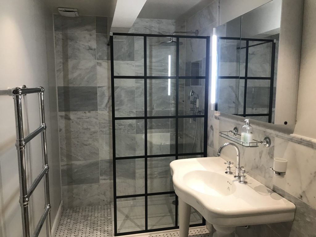 bathroom lighting by red box