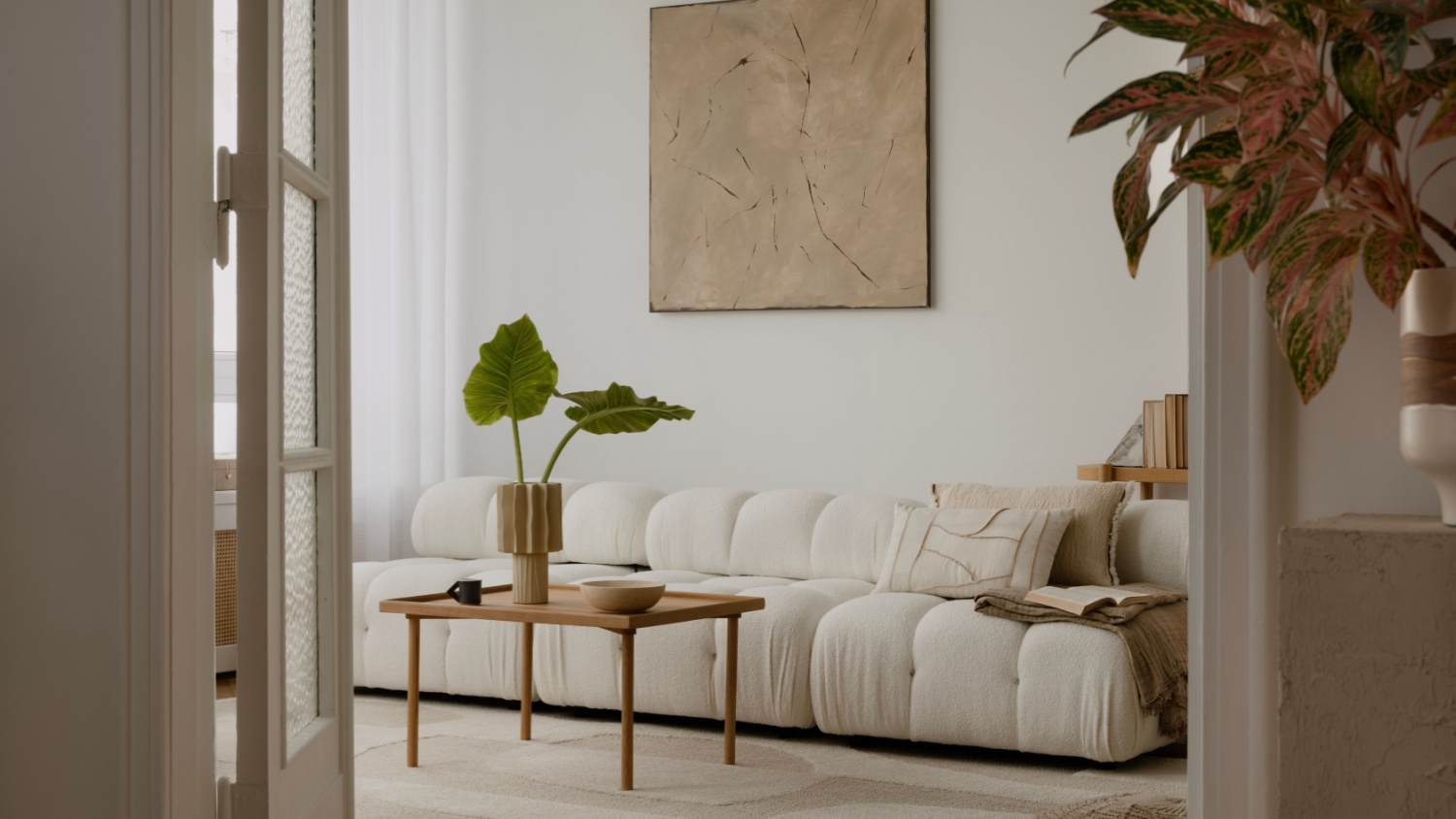 The Benefits of Hiring Professionals for Your Interior Home Painting Project